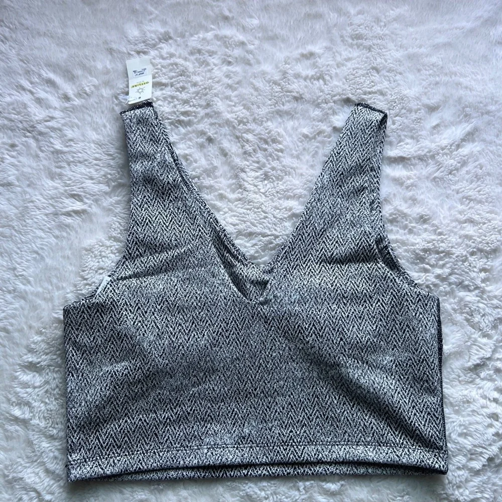OFFLINE by Aerie Recharge Sports Bra S Black White Herringbone Chevron V-Neck